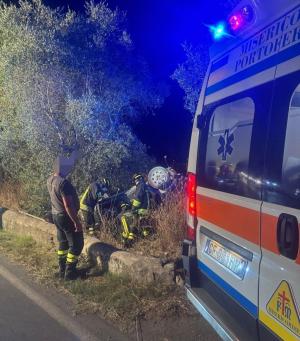 Fotocronaca: Auto fuoristrada e cappottata alle Grotte di Portoferraio