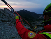 Simulazione guasto alla cabinovia per Monte Capanne, l'esercitazione del Soccorso Alpino e Speleologico Toscano