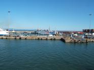 Colta da arresto cardiaco a Piombino mentre attende l&#039;imbarco, salvata da un improvvisato soccorritore