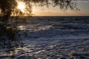 Confermato il codice giallo per mareggiate fino alla mezzanotte di oggi