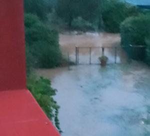 Esondato il fosso del Lecceto a Marina di Campo