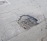 Dissesti delle strade isolane: a quando un bonus meccanico o ortopedico per l'Elba?