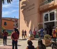 L'ingresso della scuola “G. Carducci” di Porto Azzurro diventa un museo