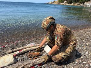 Rimossa e fatta brillare una granata d'artiglieria rinvenuta sulla spiaggia di Nisporto