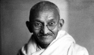 E, se al loro posto, ci fosse stato Gandhi, che ha la memoria lunga?