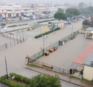 Ennesimo nubifragio sull'Elba, allagamenti, strade interrotte