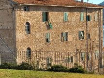 Pensieri di Michel: I Ferajesi ciolli e la persiana pendicona