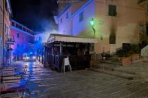 INCENDIO SCOPPIATO NELLA NOTTE IN UNA PIZZERIA A PORTO AZZURRO