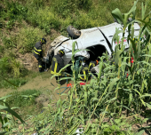 Furgone fuori strada alla Valdana, conducente incastrato tra le lamiere, liberato e poi elisoccorso