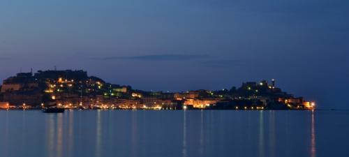 La Portoferraio assordante: il rumore di chi non legge