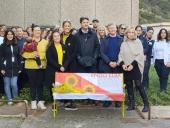 Endo Elba e Acqua dell'Elba inaugurano una nuova panchina gialla