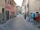 Portoferraio: pulizia straordinaria in Via Roma, Via Elbano Gasperi, piazza Traditi e Piazzetta Pagliai