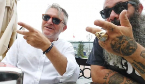 Edicola Elbana Show del 18 Agosto - traghetti e barriere architettoniche - pochi parcheggi e tante multe