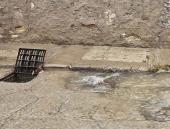 Portoferraio, i residenti di via Casaccia al Comune: "Abbandonati tra buche, allagamenti e incuria"