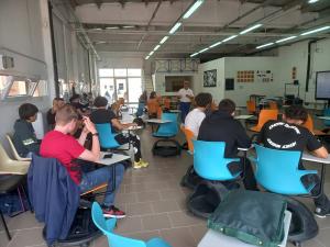 Cambio di Rotta: prime lezioni di vela in classe e a terra per gli studenti delle MAT ISIS Foresi