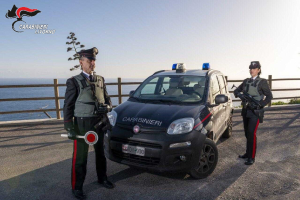 Occulta la targa per eludere i controlli elettronici della ZTL a Campo. Fermato e denunciato dai Carabinieri