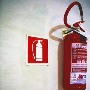 Rinnovata la dotazione di estintori delle fiamme nelle scuole di Portoferraio