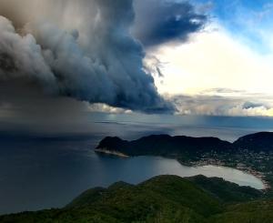 Chiusura scuole per allerte meteo. C'è da essere perplessi