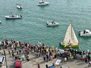 A terra e in mare, immagini della bella manifestazione elbana per Gaza