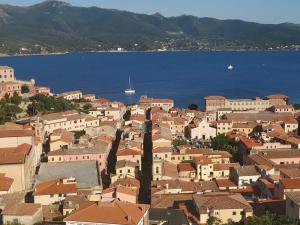 Portoferraio, guasto all’acquedotto nel centro storico: possibili interruzioni del servizio idrico e viabilità modificata