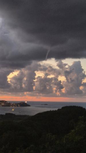 Fotonotizia: la mini-tromba d&#039;aria a Portoferraio