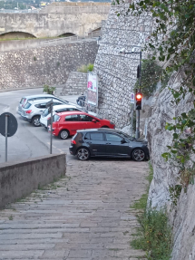 Il "problematico" semaforo di Via Scoscesa, a Portoferraio