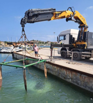 Errata corrige: l'azienda Lacona Nord ha recuperato l'auto finita in mare