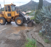 Numerosi smottamenti lungo le strade isolane: tecnici della Provincia al lavoro