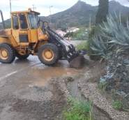 Numerosi smottamenti lungo le strade isolane: tecnici della Provincia al lavoro