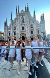 Ballo in bianco, le allieve di DanzaMania all'evento di 'On Dance' con Roberto Bolle