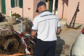Sequestro di attrezzi da pesca nel porto di Marciana Marina