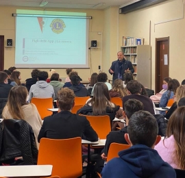 Il sociologo Francesco Pira incontra gli studenti del Liceo Foresi