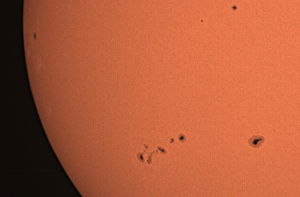 Un Sole "inquieto" fotografato dall'Elba