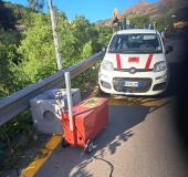 Atto vandalico nella notte a Rio: sottratto semaforo sulla provinciale a Il Piano