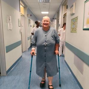 Nevia Lupi operata con successo a Pisa: doppia protesi d’anca in un solo intervento