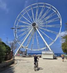 La ruota panoramica al Molo del Gallo e la ritirata