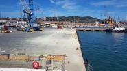 Piombino: ancora zolfo sparso in banchina: l'irritazione (non solo oculare) di chi sta al porto