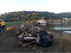 Il Comune di Capoliveri ha rimosso, dalla zona umida di Mola, i rottami del naufragio del novembre 2021
