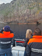 La Guardia Costiera di Portoferraio a Capraia per eseguire il monitoraggio della fauna selvatica