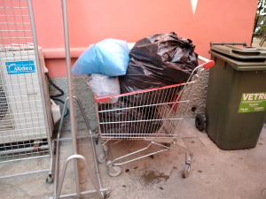 Fotonotizia: rifiuti longonesi fuori sede