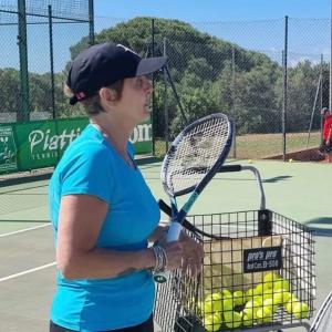La stagione al Tennis Camp Isola d’Elba inizia alla grande con la tennista Raffaella Reggi