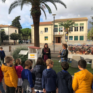 Inaugurato con i bambini delle scuole il Bookcrossing di Marina di Campo