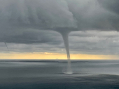 Fotonotizia: Una tromba marina a sud dell'Elba