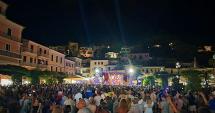 Elba Music Awards, debutto da record: Porto Azzurro canta con gli 883 Experience