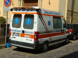Incidente alla rotatoria di San Giovanni, feriti due giovani scooteristi