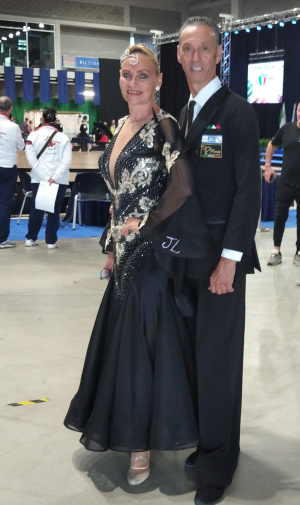 4° posto per i ballerini Franco Ascione e Antonella Colli nella competizione Coppa Italia Senior di Riccione