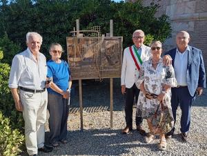 Riposizionata alla Linguella l&#039;opera di Italo Bolano dedicata a Sandro Pertini