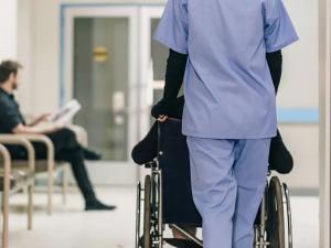Corsi OSS 2026/2027, fino a 300 posti disponibili per diventare operatore socio sanitario