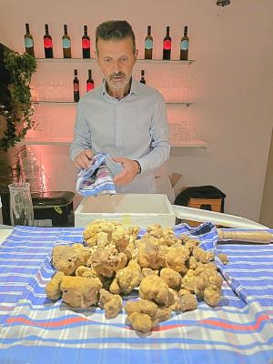 Rotary Club Isola d’Elba: una conviviale dedicata al tartufo presso l’Azienda Vinicola Cecilia