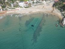 Capoliveri - Lido: dopo lo scavo del fondale per il dissalatore sassi lasciati sull’arenile dall’ASA